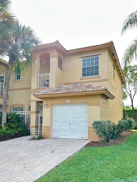 746 NW 170th Terrace, Unit 123005 in Pembroke Pines, FL - Building Photo