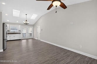 7803 Texlyn Ct in Louisville, KY - Building Photo - Building Photo