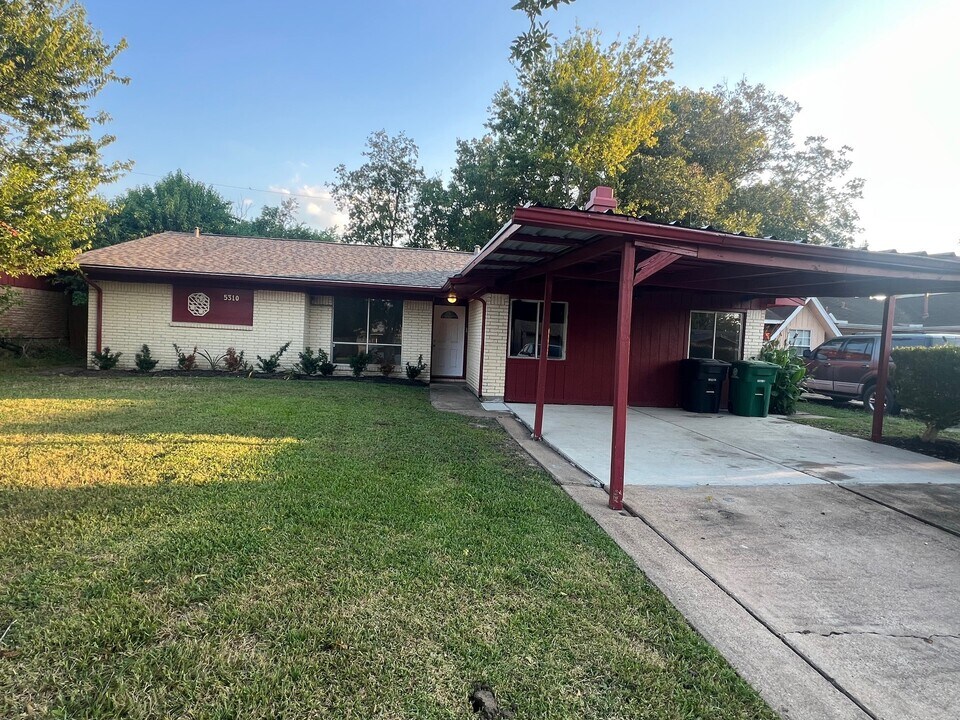 5310 Grace Point Ln in Houston, TX - Building Photo