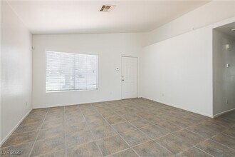 204 Zenith Point Ave in North Las Vegas, NV - Building Photo - Building Photo
