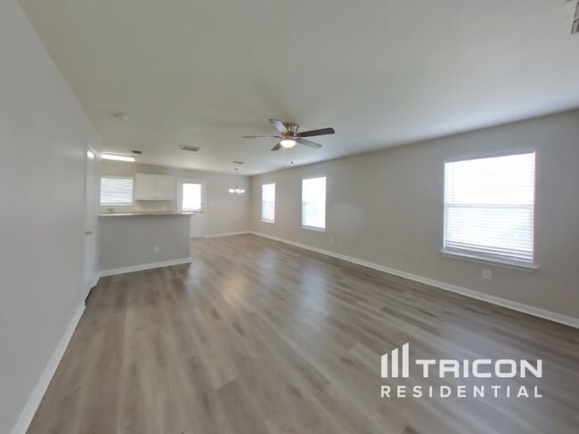 5731 Butch Canyon in San Antonio, TX - Building Photo - Building Photo