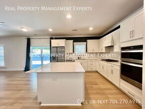 4216 McIntyre Ave in Charlotte, NC - Building Photo - Building Photo