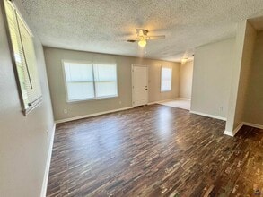 102 Varee Dr in Warner Robins, GA - Building Photo - Building Photo