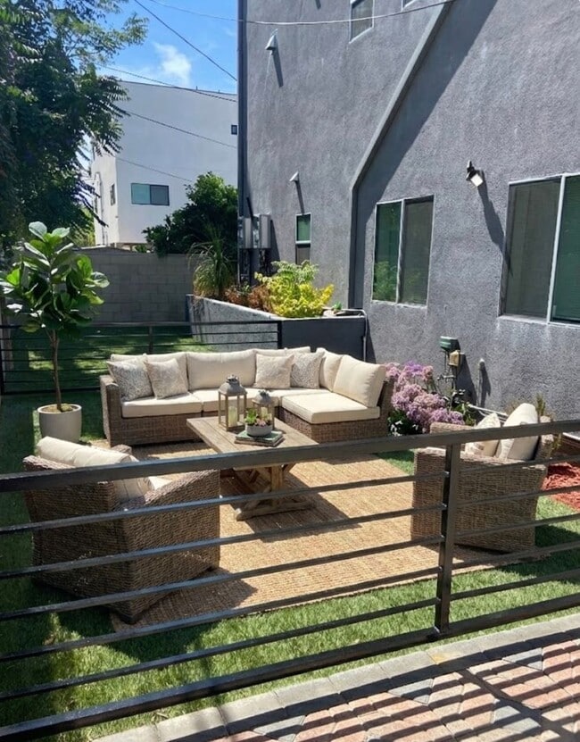 property at 11514 Emelita St