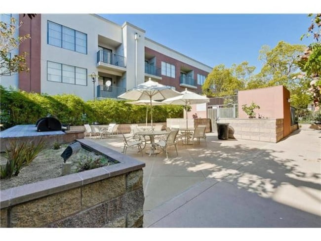 1060 S 3rd St, Unit 339 in San Jose, CA - Building Photo - Building Photo