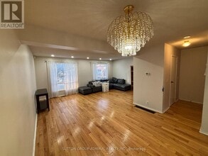 52 Dana Crescent in Vaughan, ON - Building Photo - Building Photo