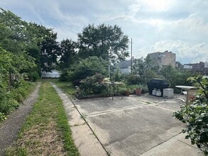 24 E 34th St. in Bayonne, NJ - Foto de edificio - Building Photo