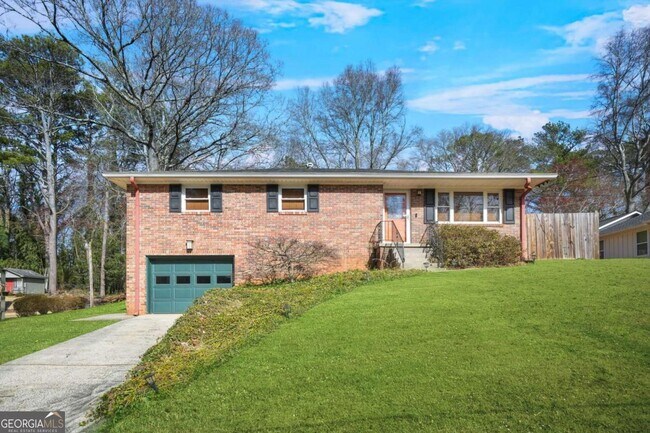 3207 Woodview Dr SE in Smyrna, GA - Building Photo - Building Photo