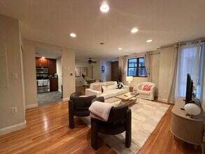 78 Gainsborough St, Unit 108 in Boston, MA - Foto de edificio - Building Photo