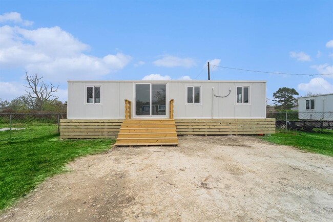 2466 Avenue D in Dickinson, TX - Building Photo - Building Photo