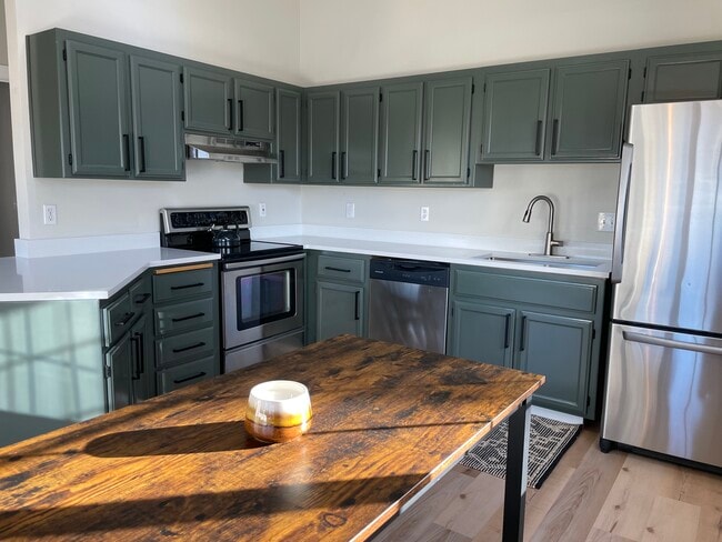 543 NE Emerson Ave, Unit C in Bend, OR - Building Photo - Building Photo