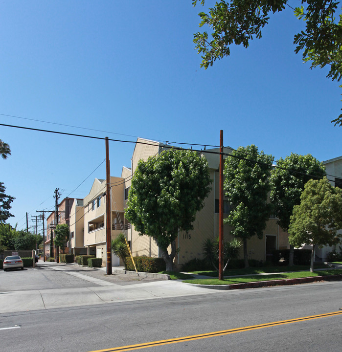 1115 Alameda Ave in Glendale, CA - Building Photo