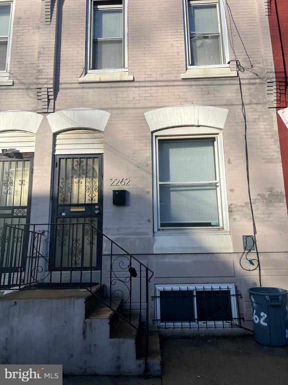 2262 N 15th St in Philadelphia, PA - Foto de edificio - Building Photo
