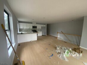 323 Montclair Ave in Newark, NJ - Building Photo - Building Photo