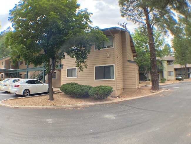 property at 3200 S Litzler Dr