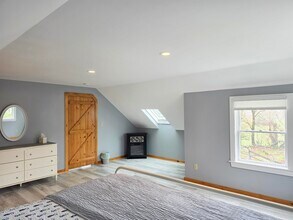 8 Little John Rd in Durham, NH - Building Photo - Building Photo