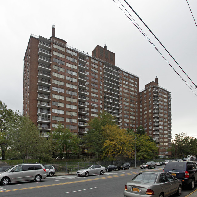 Bronx Park East in Bronx, NY - Building Photo - Building Photo