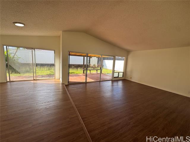1054-1054 Meahale Pl in Waipahu, HI - Building Photo - Building Photo