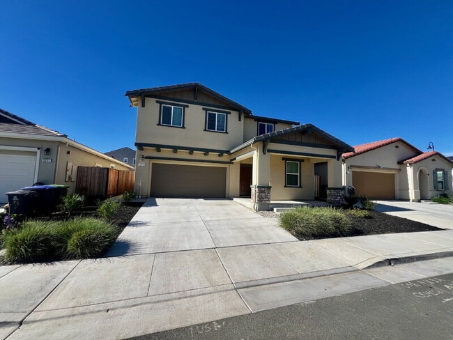 property at 3215 Center Dr