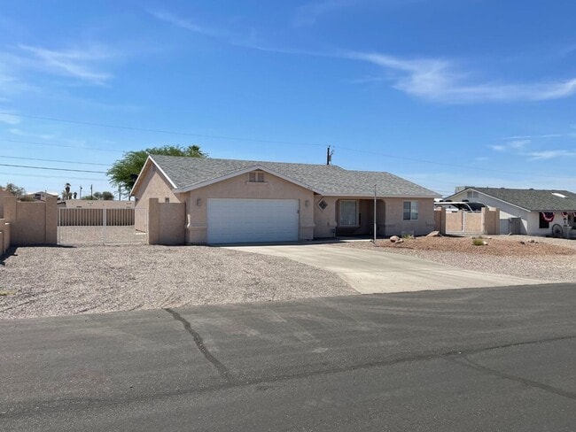 3610 Breakwater Dr in Lake Havasu City, AZ - Building Photo - Building Photo
