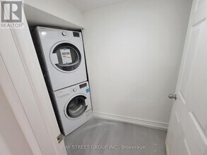 92 Nelson St W in Brampton, ON - Building Photo - Building Photo