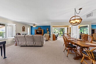 12576 Oaks N Dr in San Diego, CA - Building Photo - Building Photo