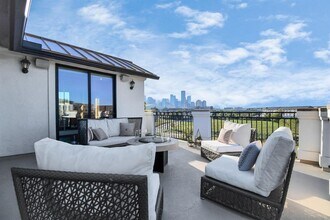 631 N Live Oak St in Houston, TX - Building Photo - Building Photo