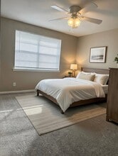 Granada Apartments & Townhomes in Decatur, AL - Foto de edificio - Building Photo