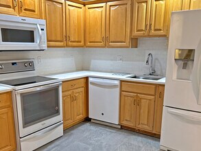 629 Danbury Rd in Ridgefield, CT - Building Photo - Building Photo