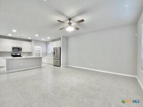 816 Alta Wy in Leander, TX - Foto de edificio - Building Photo