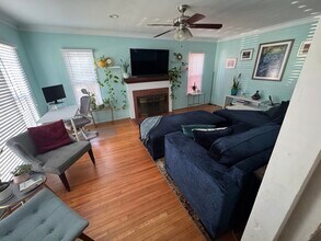 7023 6th Ave in Los Angeles, CA - Building Photo - Building Photo