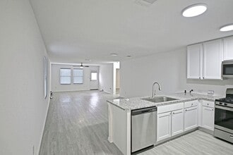 5925 San Geronimo in Seguin, TX - Building Photo - Building Photo