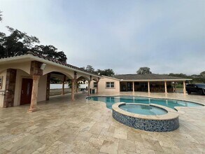 5602 Joyner Rd in Tampa, FL - Building Photo - Building Photo
