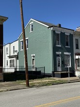 2409 Eoff St, Unit Second floor in Wheeling, WV - Foto de edificio - Building Photo