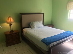 1001 NE 14th Ave-Unit -103 in Hallandale Beach, FL - Building Photo - Building Photo