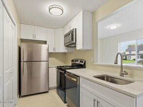 19 Harvest Way in Waterford, NY - Building Photo - Building Photo