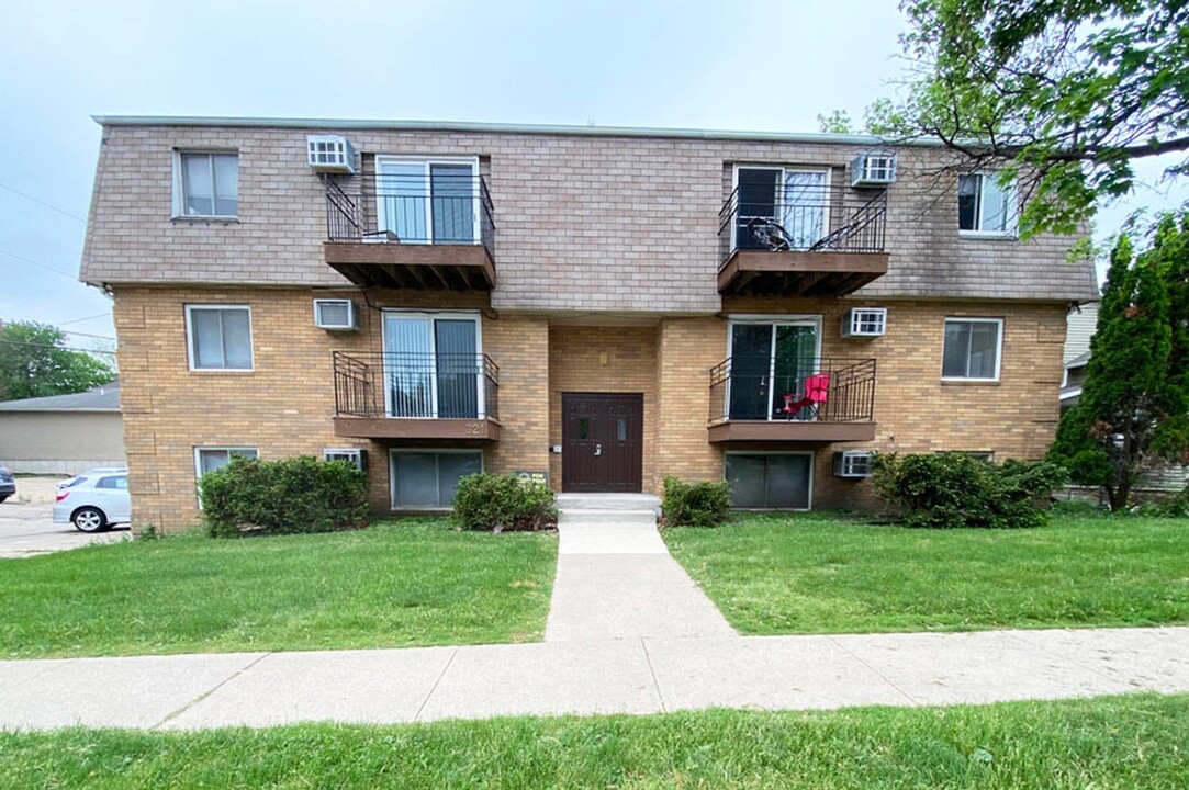 Altamont Apartments in Iowa City, IA - Foto de edificio