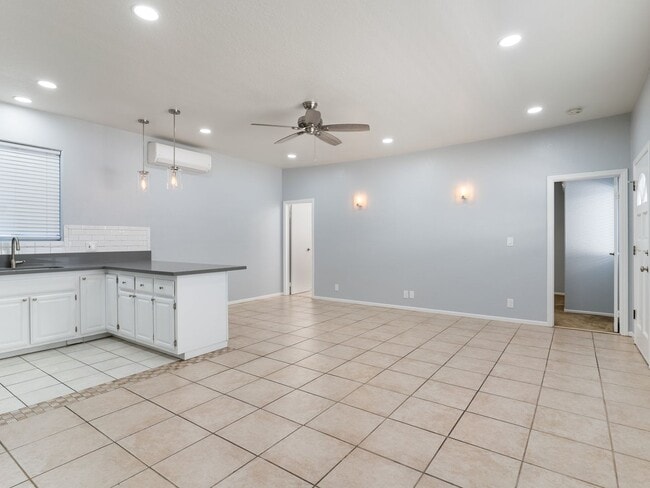 1116 E 1st St in Long Beach, CA - Building Photo - Building Photo