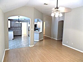 10467 Twin Circles Dr in Montgomery, TX - Building Photo - Building Photo