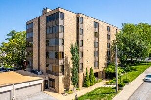 Grand at 36th in Des Moines, IA - Building Photo