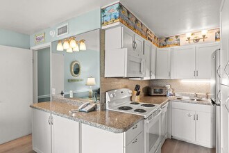 8743 Thomas Dr in Panama City Beach, FL - Building Photo - Building Photo