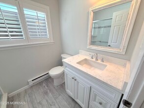 15 Eastport Ct in Red Bank, NJ - Building Photo - Building Photo