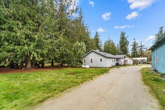 31727 76th Ave NW, Unit A in Stanwood, WA - Foto de edificio - Building Photo