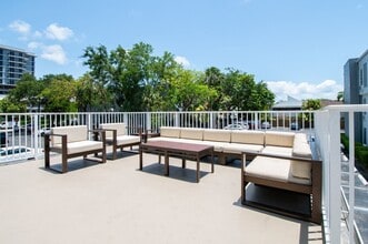 Legacy at South Miami in South Miami, FL - Foto de edificio - Building Photo