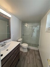 2041 NW 35th St in Fort Lauderdale, FL - Building Photo - Building Photo