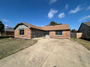 4125 Silverberry Ave in Fort Worth, TX - Building Photo - Building Photo