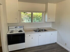 Arrowhead, Unit Unit 07 Cottage (Park Owned) in Clearlake, CA - Building Photo