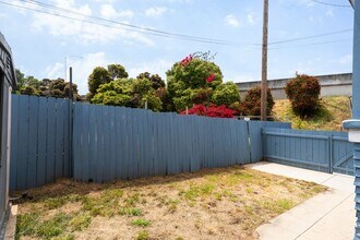 531-535 W Juniper St in San Diego, CA - Building Photo - Building Photo