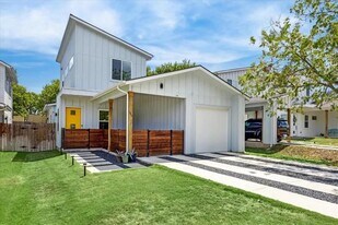 5413 Blue Bird Ln in Austin, TX - Building Photo