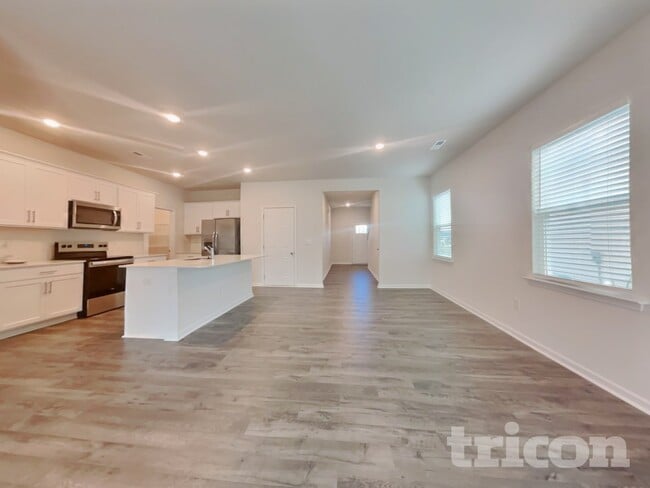 160 Global Ave in Fuquay Varina, NC - Building Photo - Building Photo